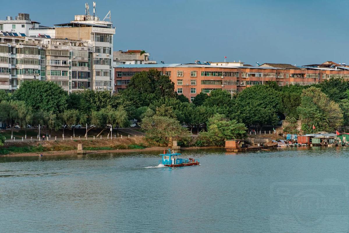 小城于都 一条贡江，半部春秋